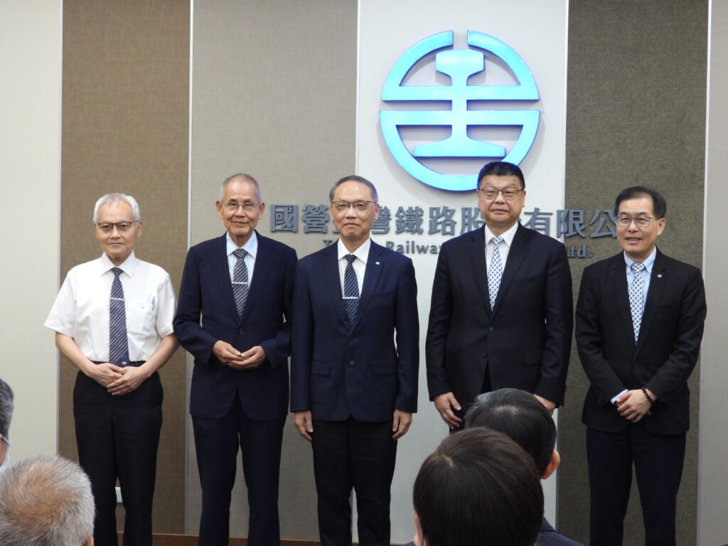 ▲雙方代表簽署合作備忘錄並合影留念。(記者 辛澎祥/攝)
