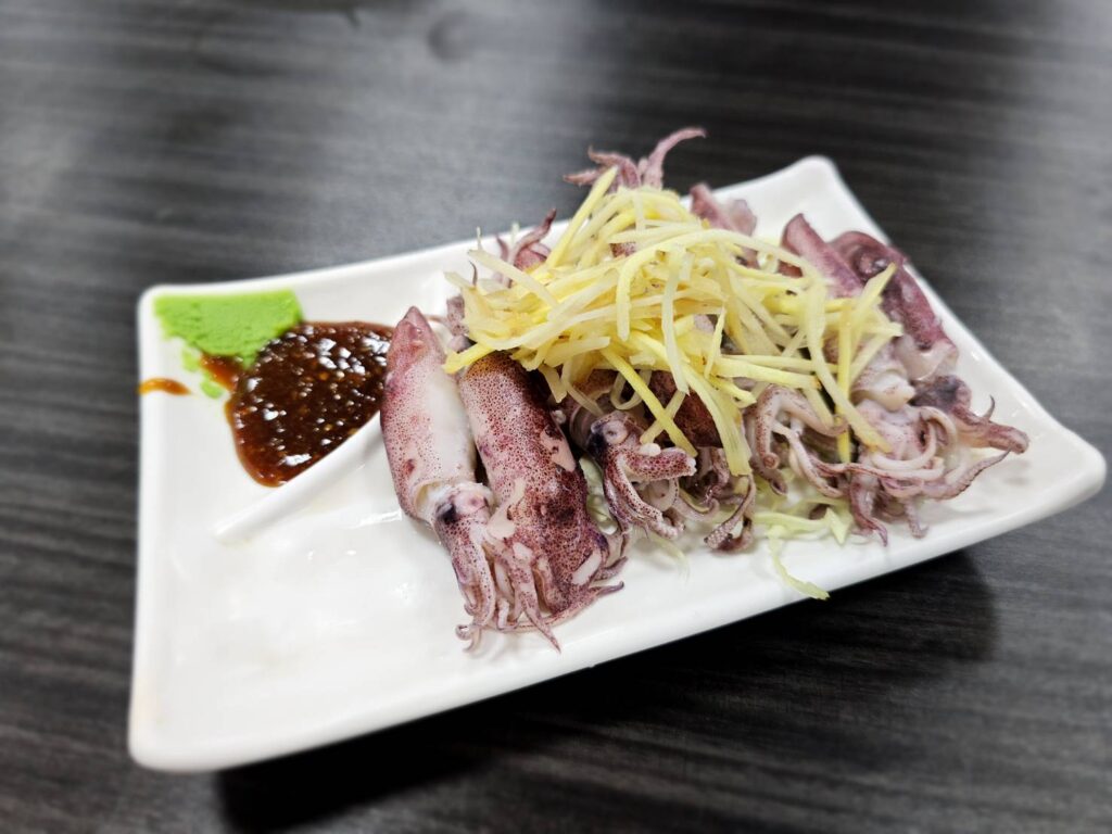 鮮甜美味的「汆燙小卷」。(圖/漁業處提供)