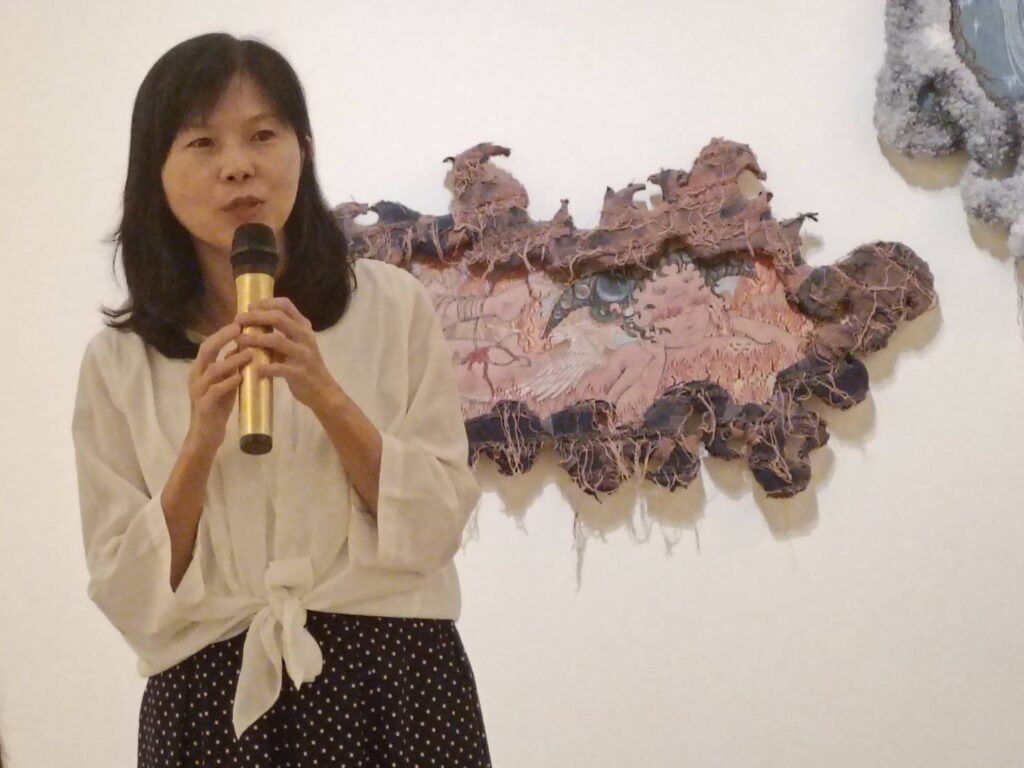 ▲臺北市文化局副局長陳譽馨說明對本屆藝術博覽會所舉動的內容表達肯定之意。(記者 辛澎祥/攝)