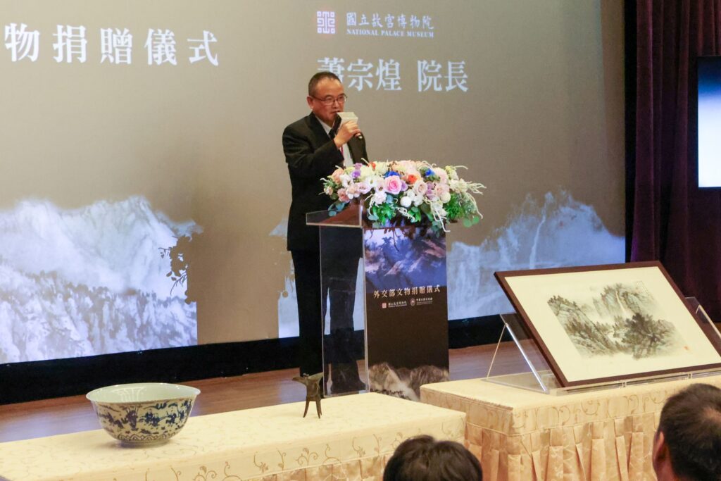 ▲故宮院長蕭宗煌致詞表達對外交部贈予文物的重視。(圖/故宮 提供)