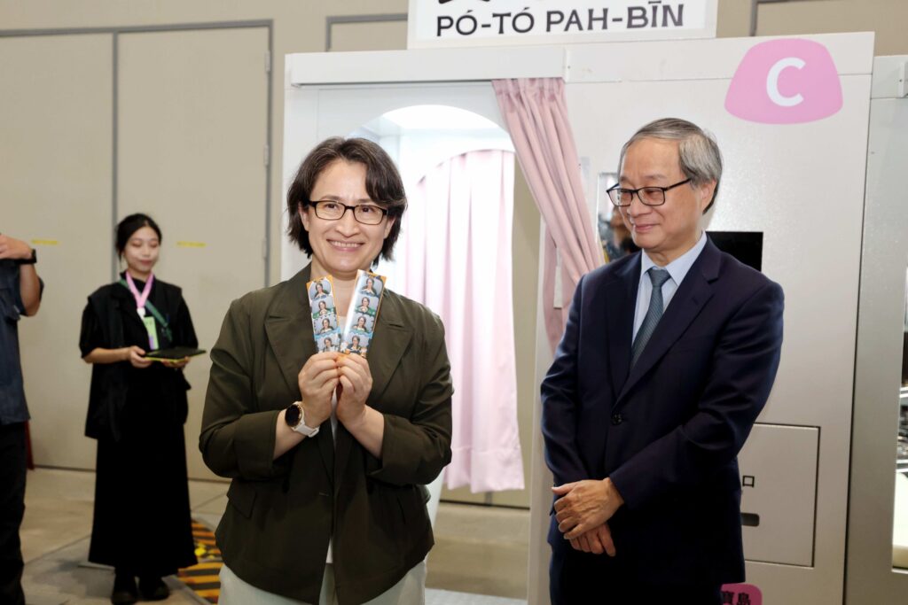 ▲在文化部長李遠（右）陪同下，副總統蕭美琴為臺灣文博會開啟建構開啟文化契機。（圖/文化部 提供）