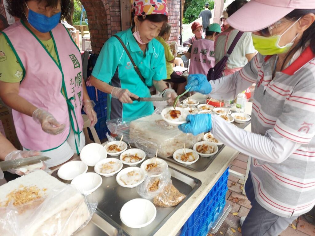 ▲米食也是美食，國順里的大橋頭文化祭有吃還有得玩。（記者 辛澎祥/攝）