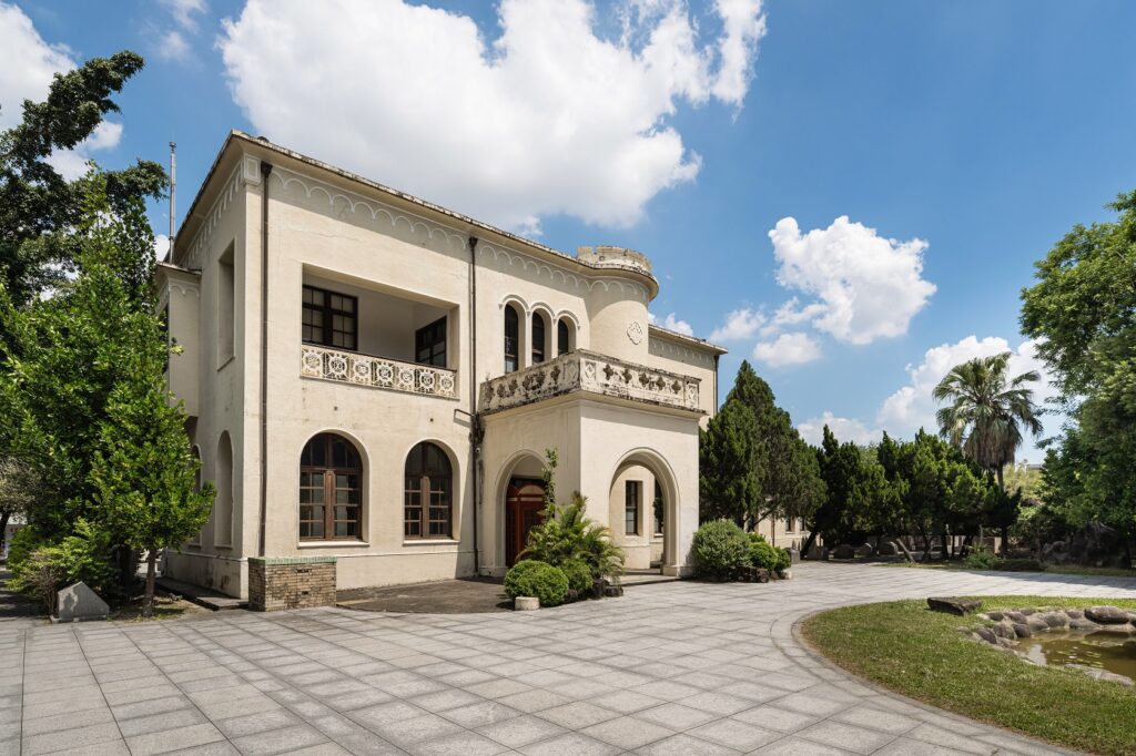 放送局擁有美麗的建築及庭園景觀。(圖/文化局提供)
