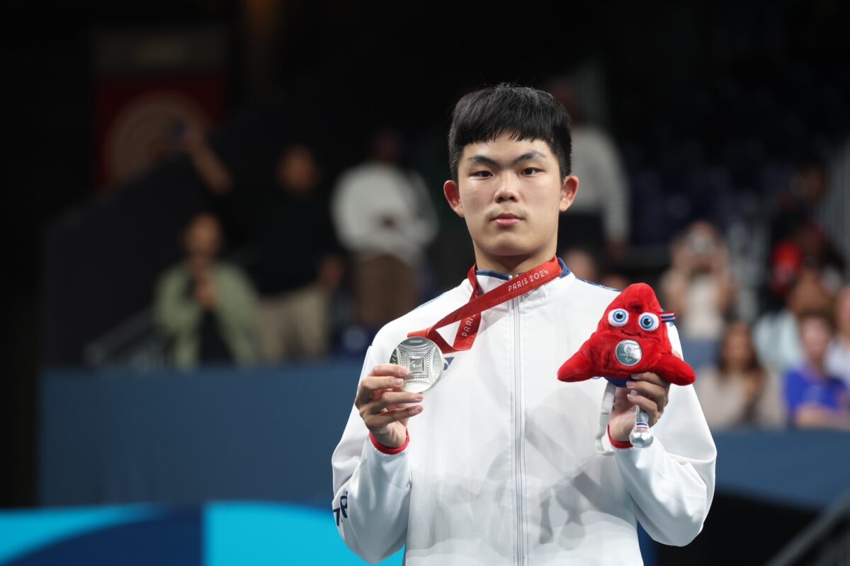 陳柏諺17歲勇奪2024帕運桌球銀牌  億光電子歡聲雷動