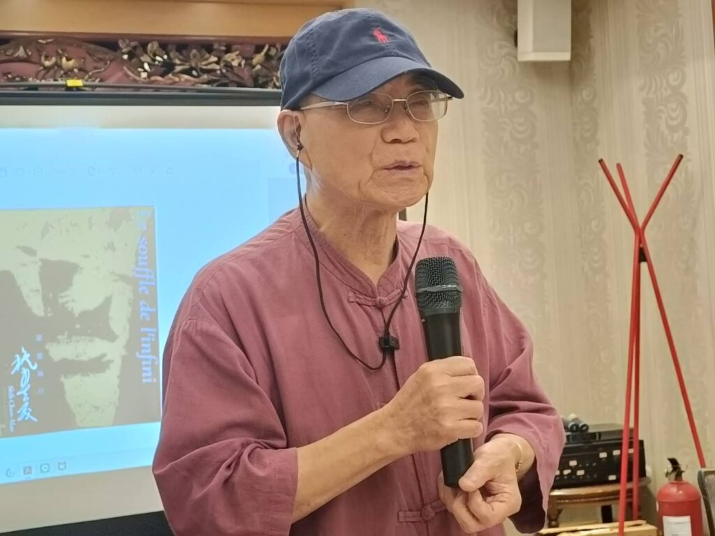 ▲書法家施春茂即將前往法國巴黎舉行個展，行前侃侃而談他這次海外首展的心境。（記者 辛澎祥/攝）