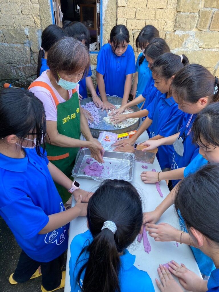 ▲藉活動推廣食農教育,參與者都顯得興致高昂。(圖/新北市農業局 提供)