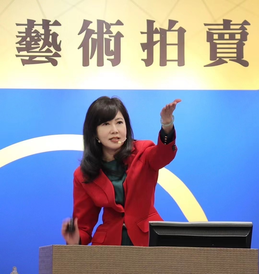 如何舉辦一場拍賣會？  拍賣官教你內行看門道