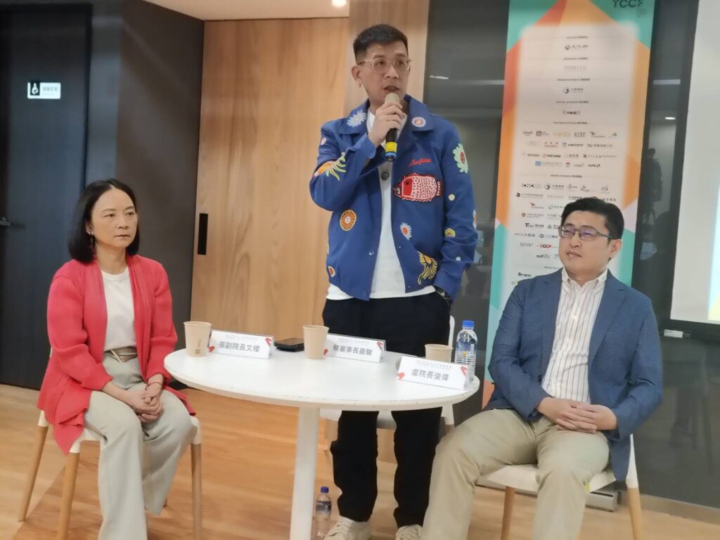 ▲文策院董事長蔡嘉駿（中）與院長盧俊偉（右）副院長張文櫻具體說明這次展會活動的策畫與準備情形。（記者 辛澎祥/攝）