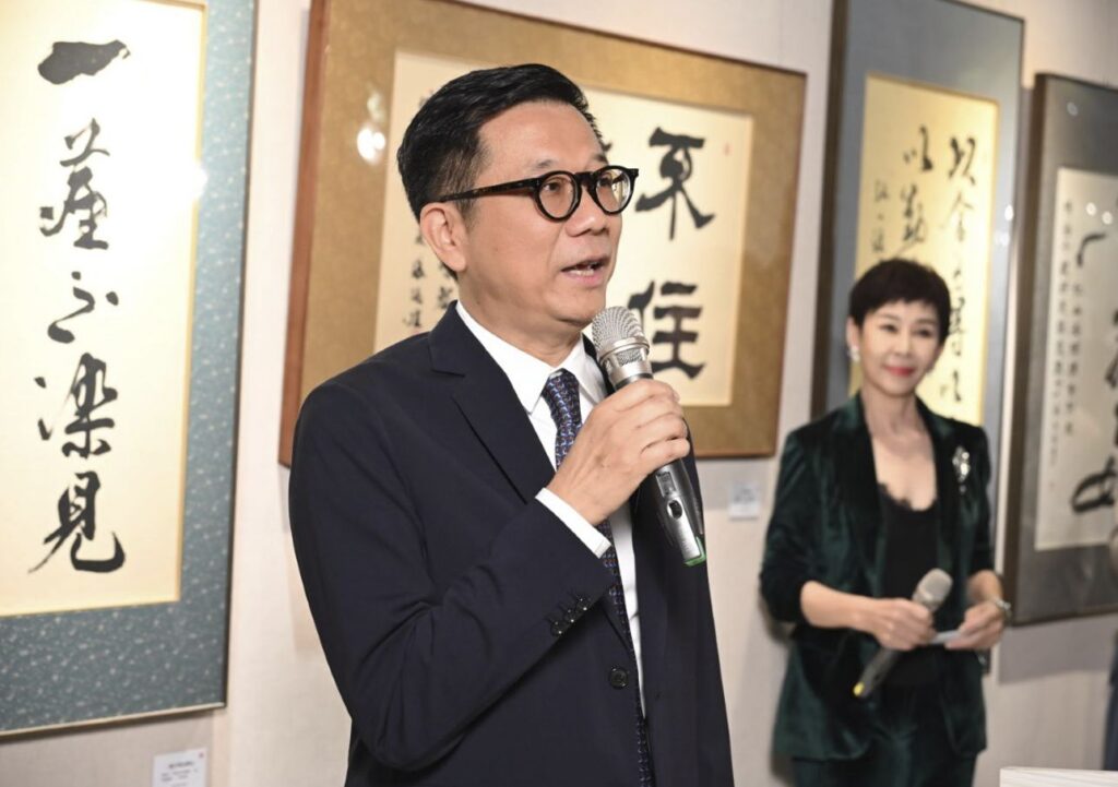 ▲台北文華藝博會主辦人張富荃，對古董藝術作品的徵集與展售，付出極大心力。（圖/居意古美術 提供）