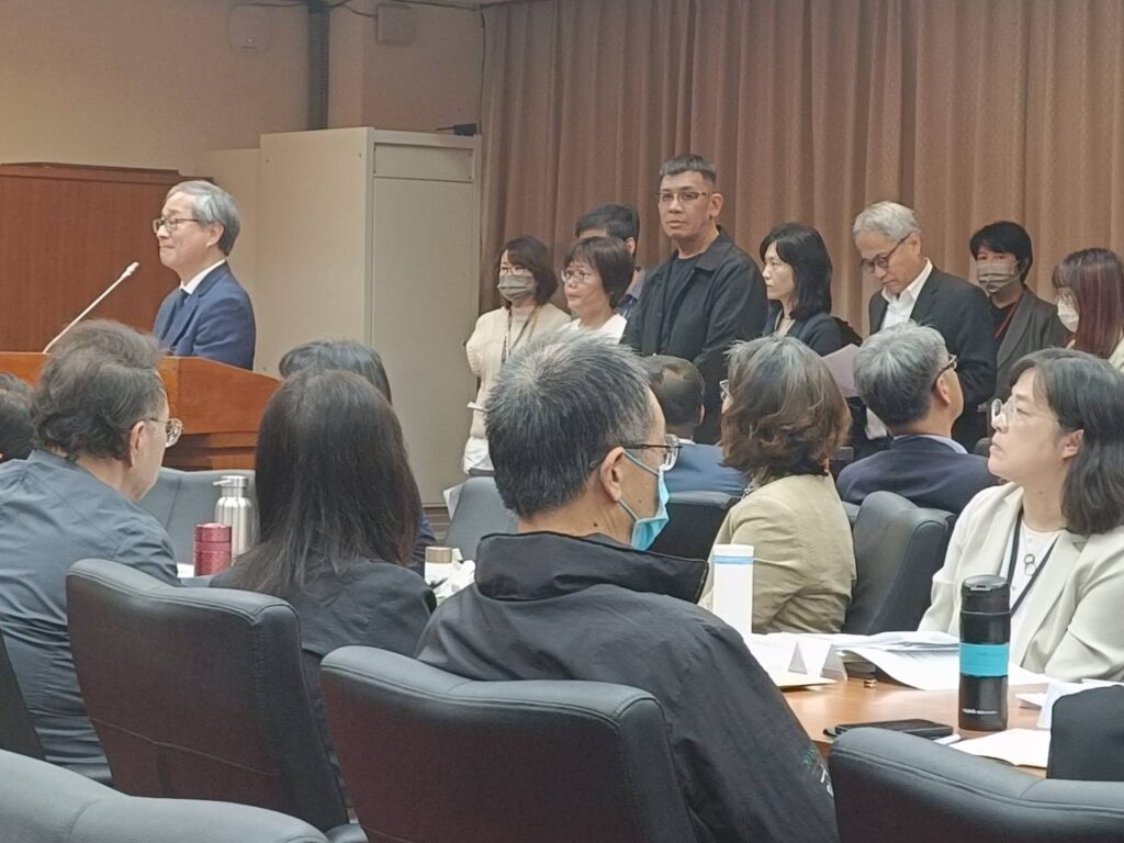 ▲李遠部長（左）率文化部團隊接受立委們的質詢，並做政策解構與業務說明。（記者 辛澎祥/攝）