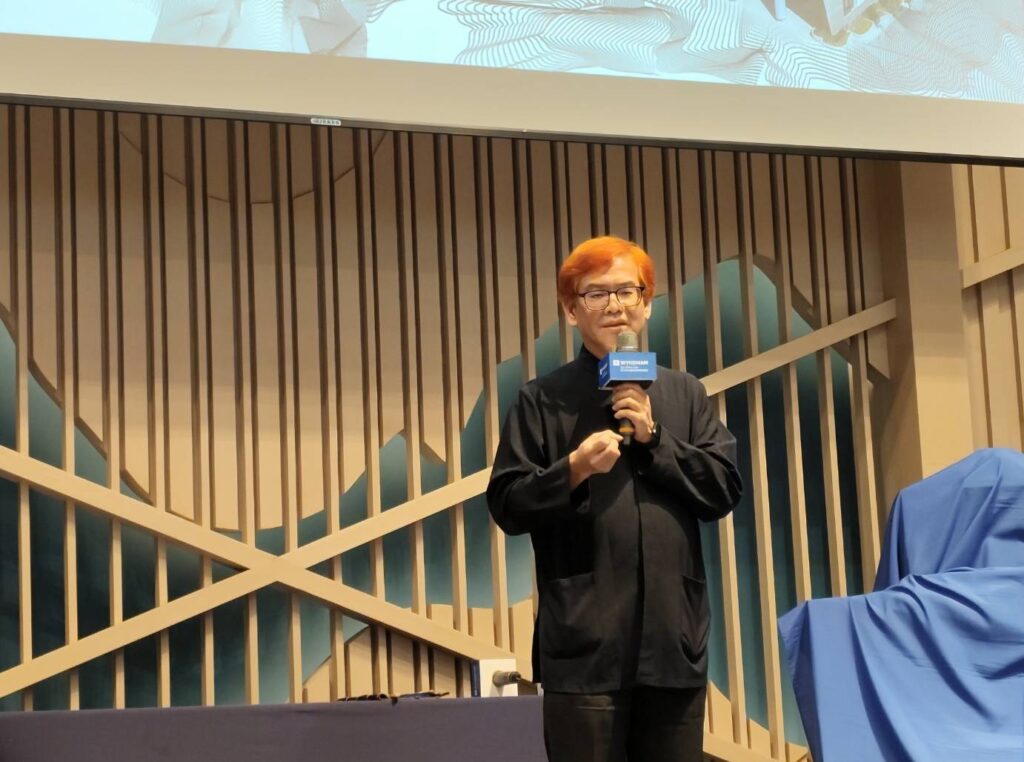 ▲國立臺灣師範大學藝術學院院長莊連東教授,強調數位版畫的展覽將開拓藝術行銷的新格局。(圖/大媒體新聞網 提供)