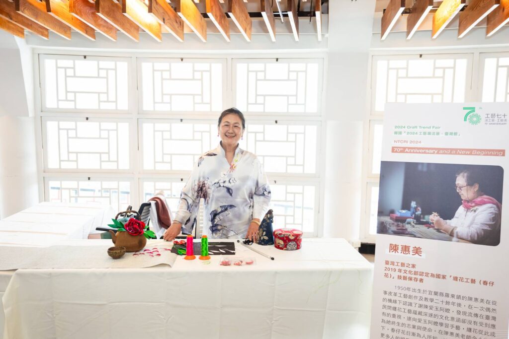 ▲纏花工藝家陳惠美。（圖/工藝中心 提供）
