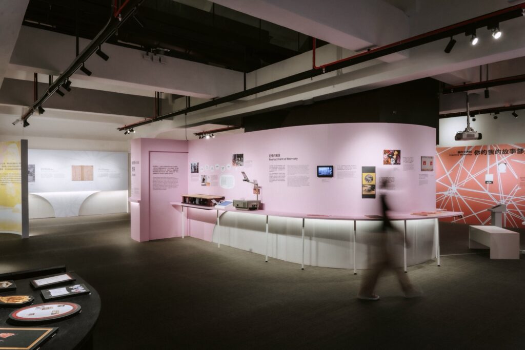 公共藝術作品透過形式與概念轉化為展示裝置，運用互動的方式提供觀看作品的不同視角。（圖/史博館提供）