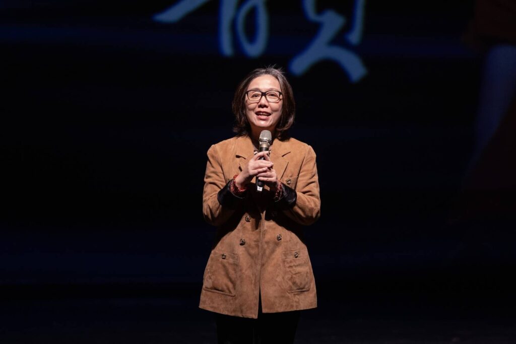 ▲文化部次長王時思致詞時表達對音樂會所帶來身心靈提昇的正面肯定。（記者 辛澎祥/攝）