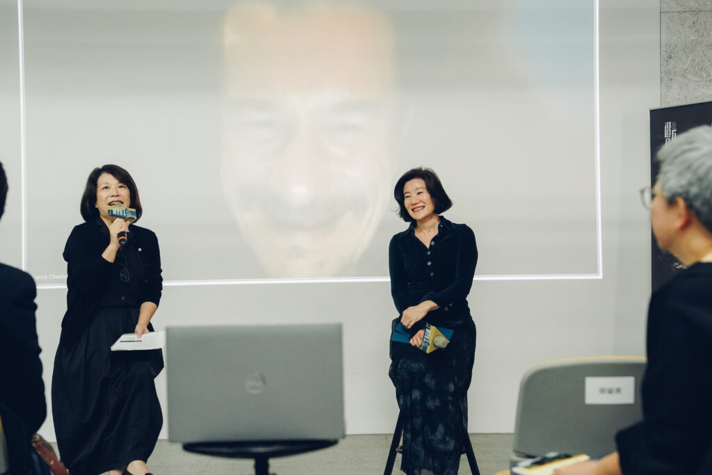  比利時偷窺者舞團《密室三舞作》臺北節目分享會，副總監鄢繼嬪、編舞家何曉玫與舞團藝術總監法蘭克．夏堤耶爾連線對談 。（圖/臺中國家歌劇院提供）