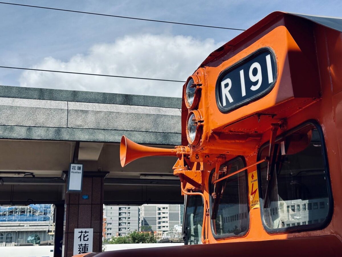 臺鐵熱心公益回饋社會   辦理總統花車寫生之旅