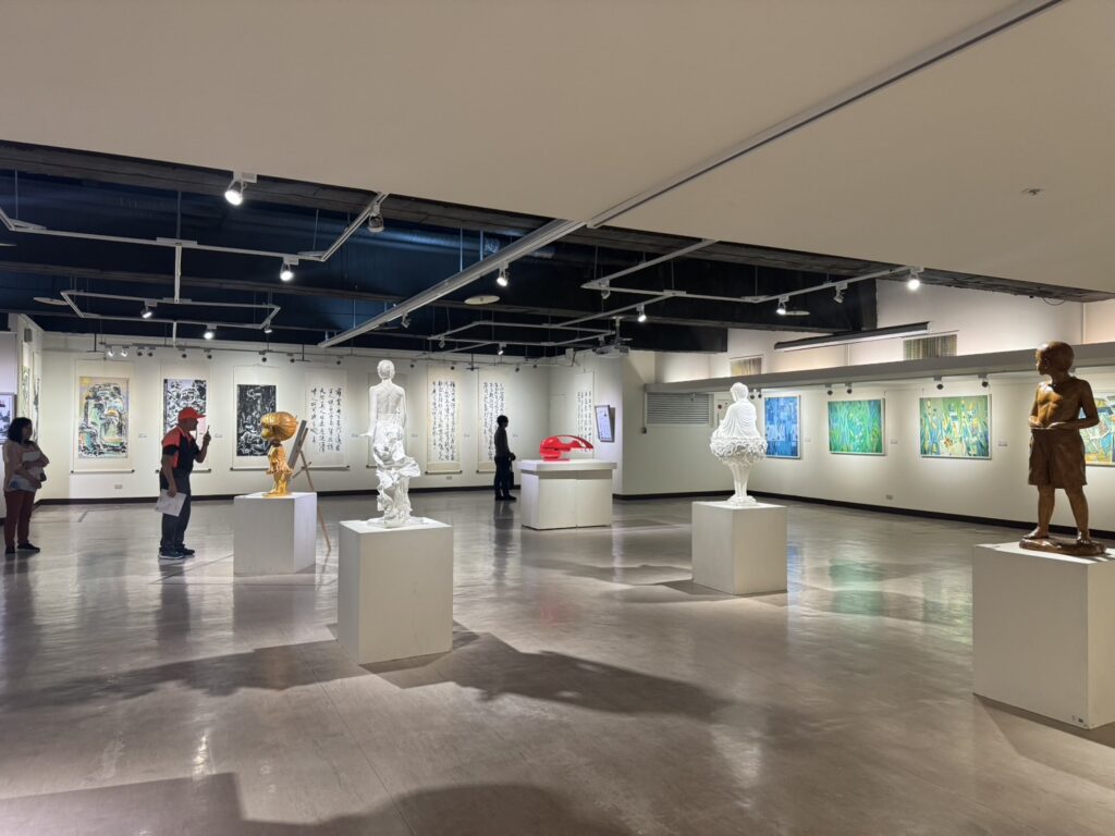 「臺中市113資深優秀美術家」展覽自即日起至12月11日在大墩文化中心展出。(圖/文化局提供)