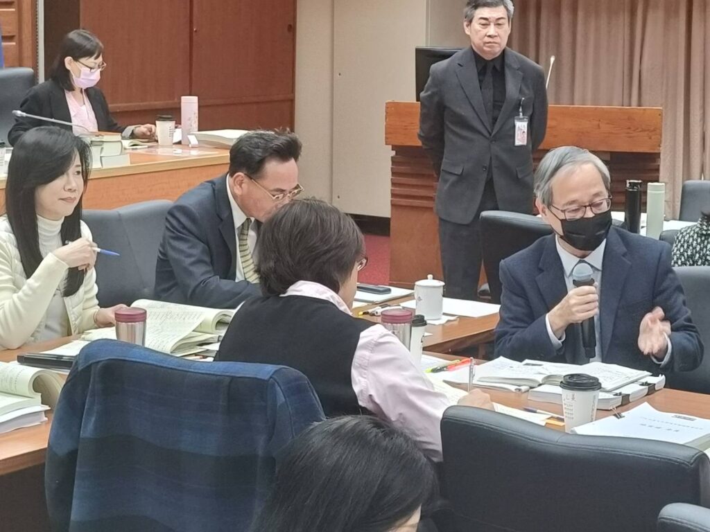 ▲文化部長李遠（右）政策說明文化部的業務執行預算，爭取朝野立委的支持。（記者 辛澎祥/攝）