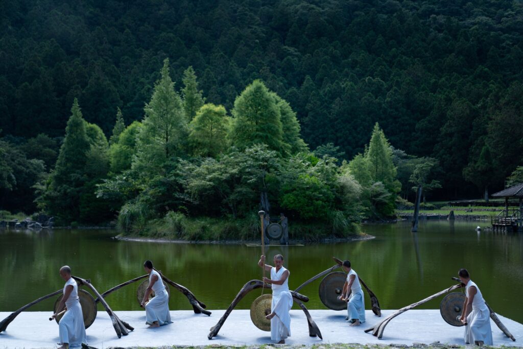 《非想非非想》優人神鼓在明池表演。（圖/優人神鼓提供）