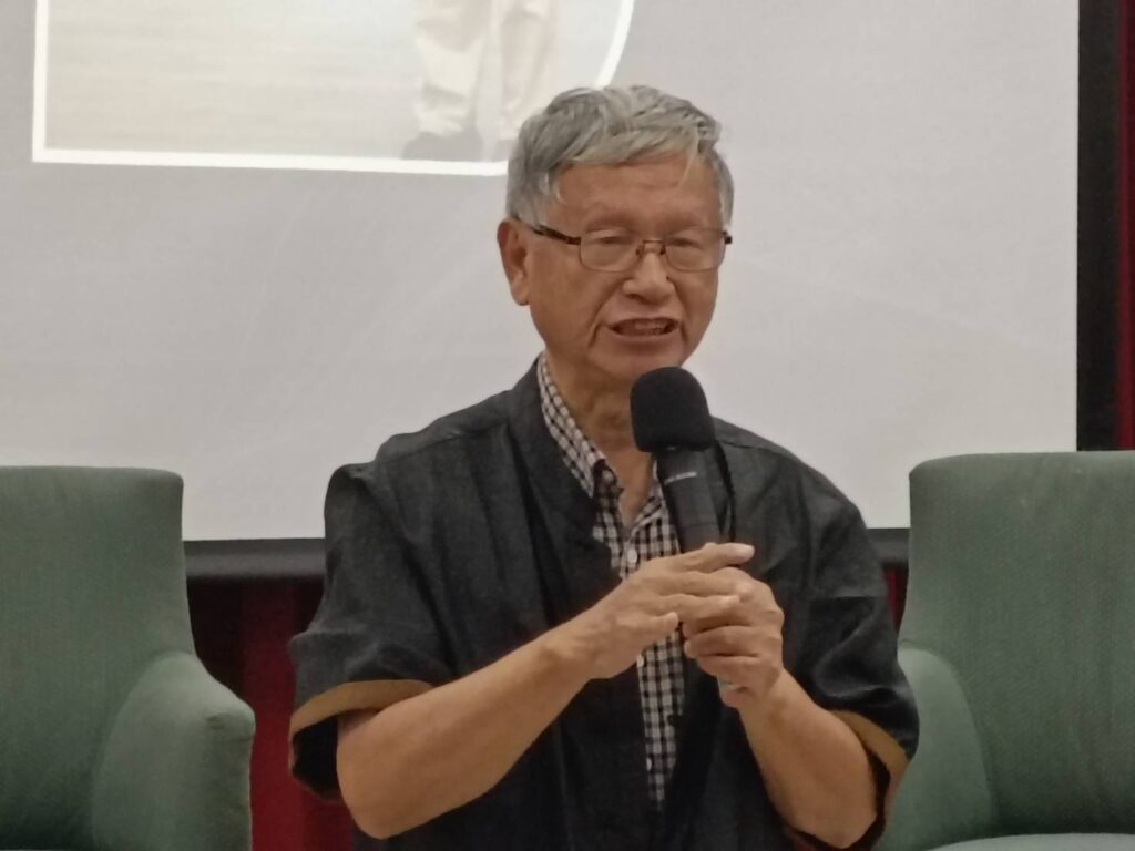 ▲共同論壇主辦方的胡璉文化基金會董事長陳龍安,在論壇中強調創新思變的重要性。(記者 辛澎祥/攝)