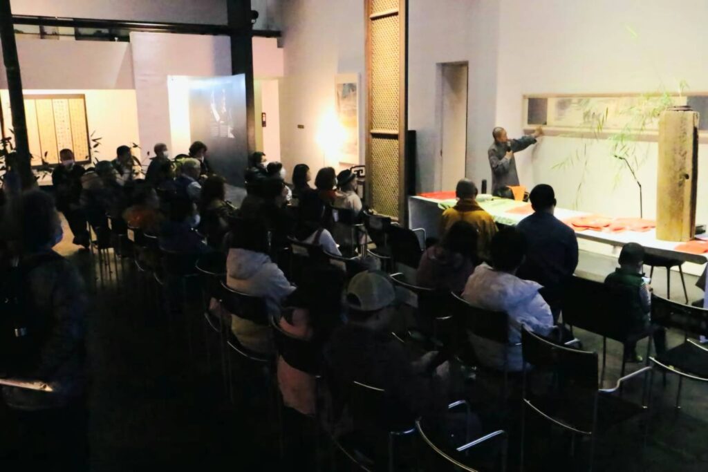 ▲出席活動的貴賓與民眾,呈現現場炙熱的藝文氣氛。(圖/陳耀姬 提供)