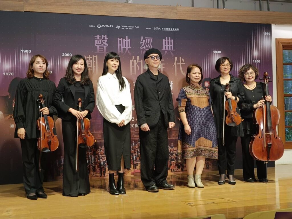 ▲國臺交演出團體與貴賓代表合影留念。（記者 辛澎祥/攝）