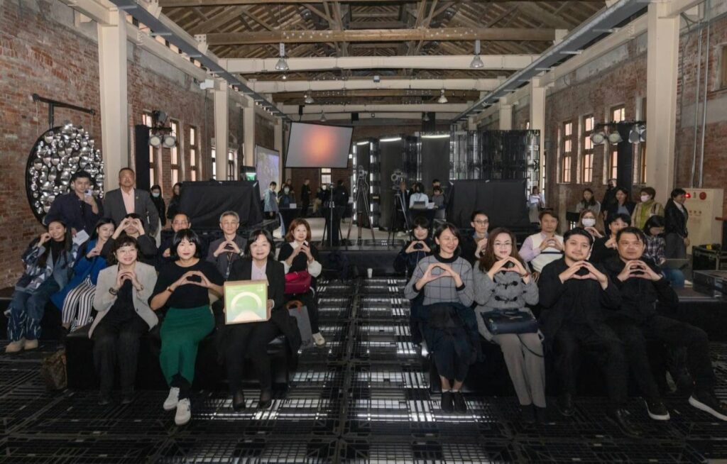 ▲出席特展活動的主協辦方與貴賓合影留念。(圖/文化部 提供)