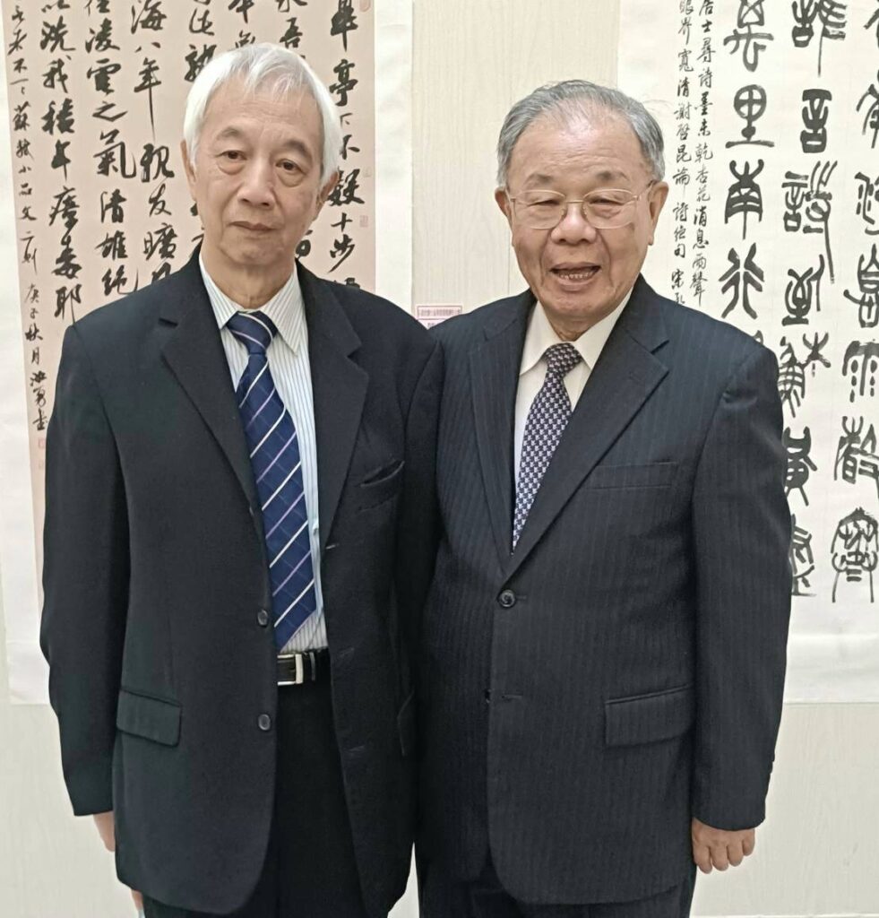 ▲石漢基董事長(左)與張炳煌會長是桃園市文化局兩項書畫比賽及展覽活動的重要推手。(記者 辛澎祥/攝)