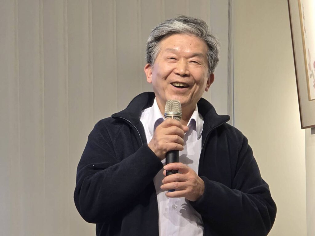 ▲臺灣藝術大學榮譽教授羅傳賢認為,氣韻生動是東方水墨畫的核心,廖新田教授以此為創作主題而受到重視。(記者 辛澎祥/攝)