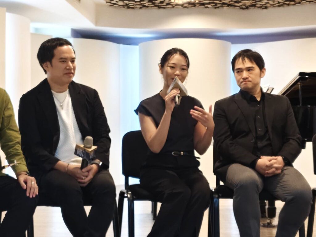 由歌劇院培養起來的女高音鍾心欣（中），首次挑大樑，亦顯示歌劇院培育歌劇人才的成果，右為男高音張殷齊。（記者 陳安婷/攝 ）