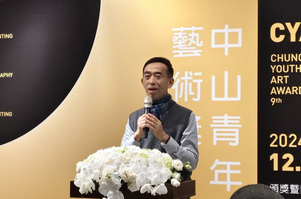 國父紀念館王蘭生館長說明「中山青年藝術獎」的重要性。（記者 陳安婷/攝）