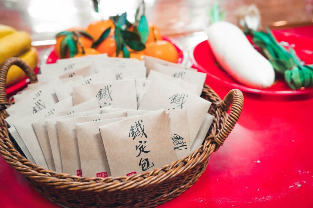 大學學測登場，新北市農業局特別準備「鐵定包中」包種茶包祝福考生。（圖/農業局提供）