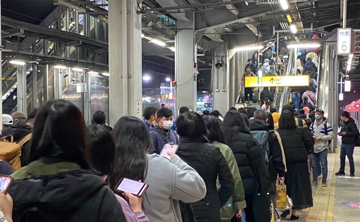 臺鐵跨年疏運突破19萬人創史上新高   元旦再加開列車確保安全