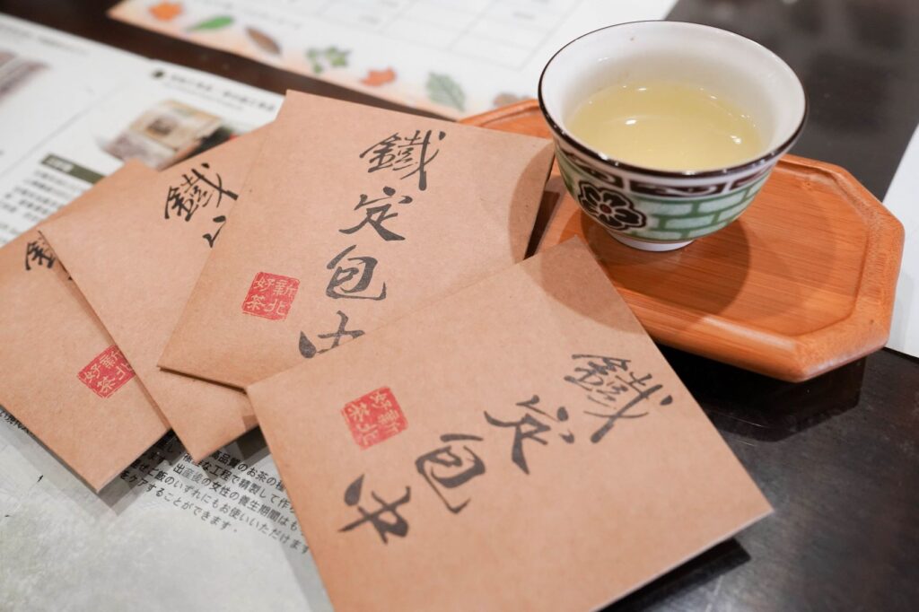 包種茶象徵「包準考中」，諧音期勉考生應試順利、金榜題名。（圖/農業局提供）