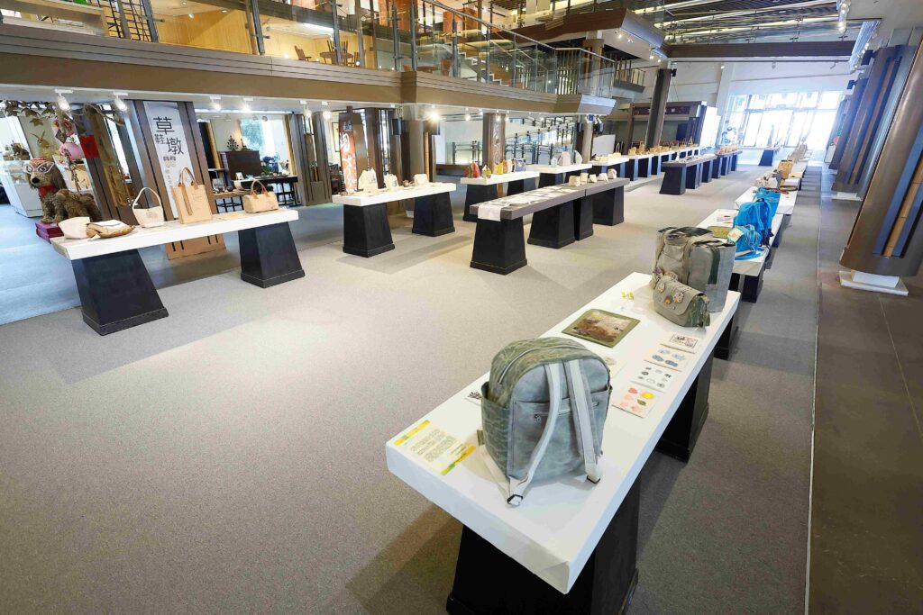 以工藝中心為人才育成基地創作出獨一無二的潮工藝作品，達到「活工藝．故我在」。（圖/工藝中心提供）