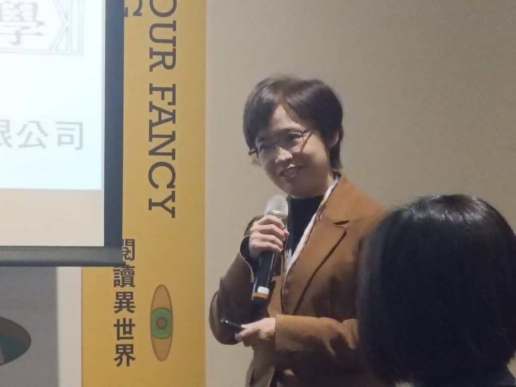 ▲國立臺文館館長陳盈芳從文學書區的規畫與內容,具體說明今年書展呈現的文學風貌。(記者 辛澎祥/攝)