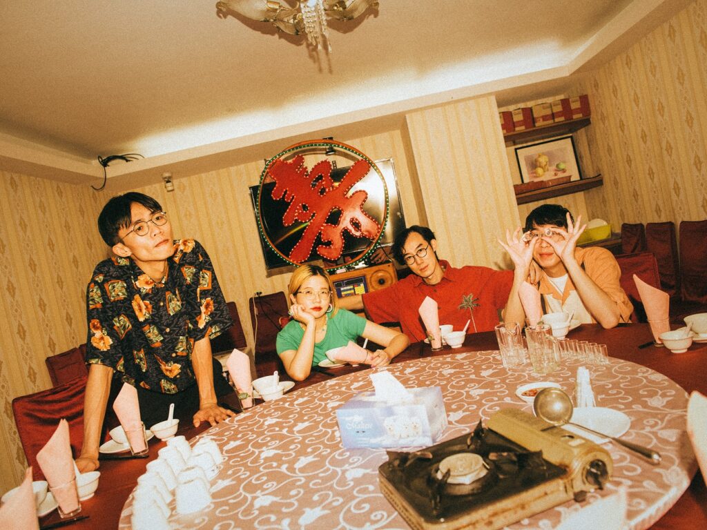 DSPS樂團現場演出結合《芭樂歌_BLA_BLA_SONG》漫畫跨界創作在內的多首音樂作品。（圖/DSPS提供）