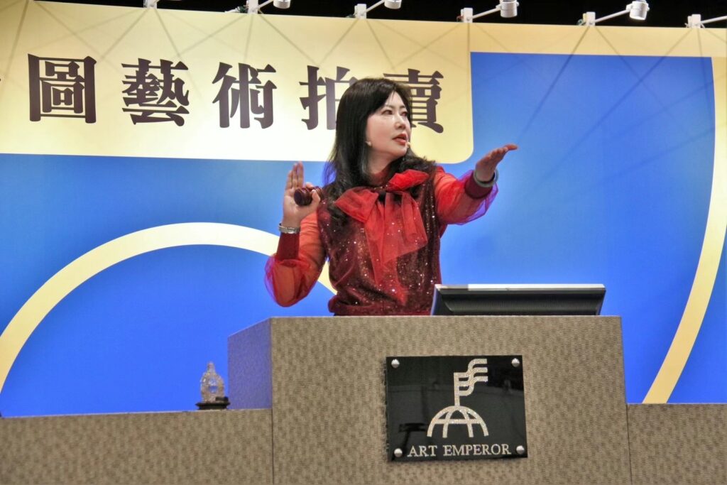 ▲作者游文玫拍賣〈春愁怎畫〉方章，創下台灣篆刻印最高價拍賣市場紀錄。（圖/帝圖藝術提供）