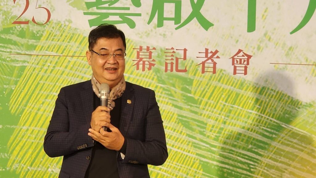 ▲工藝聯盟總會陳啟村總會長強調這次能匯聚多位知名工藝家參展，工藝中心策畫主導能力備受讚譽。（記者 辛澎祥/攝）