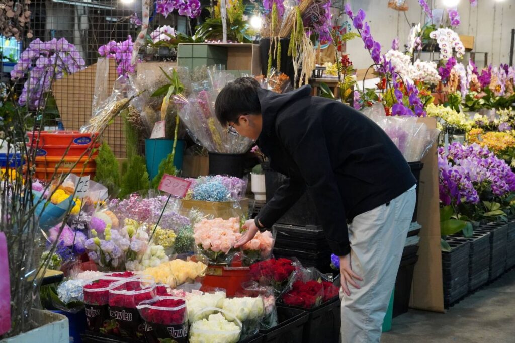▲板橋花市在情人節期間花卉大受歡迎。（圖/新北市農業局 提供）