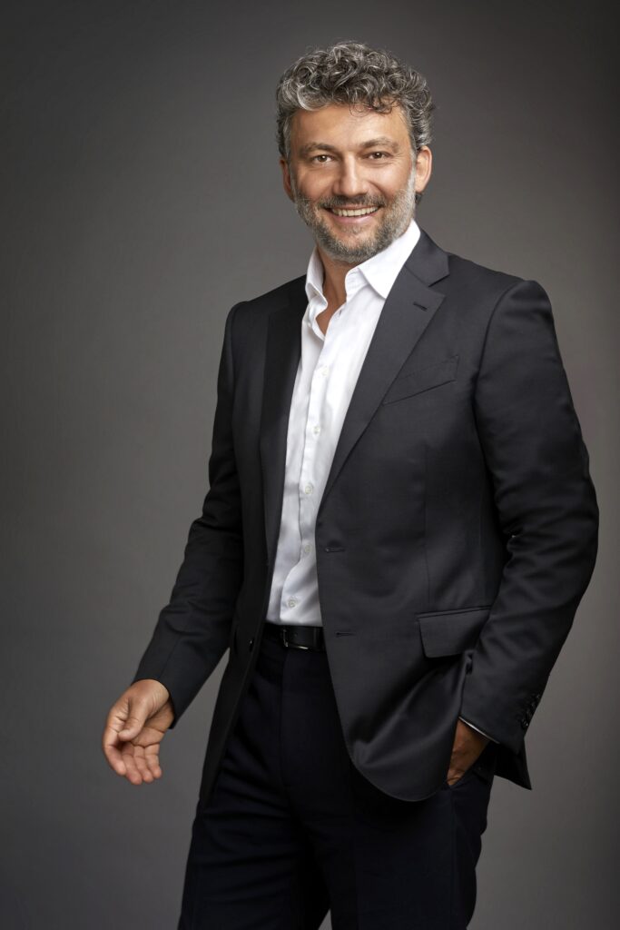德國男高音尤納斯．考夫曼（Jonas Kaufmann）睽違八年再度來臺。（圖/兩廳院提供）