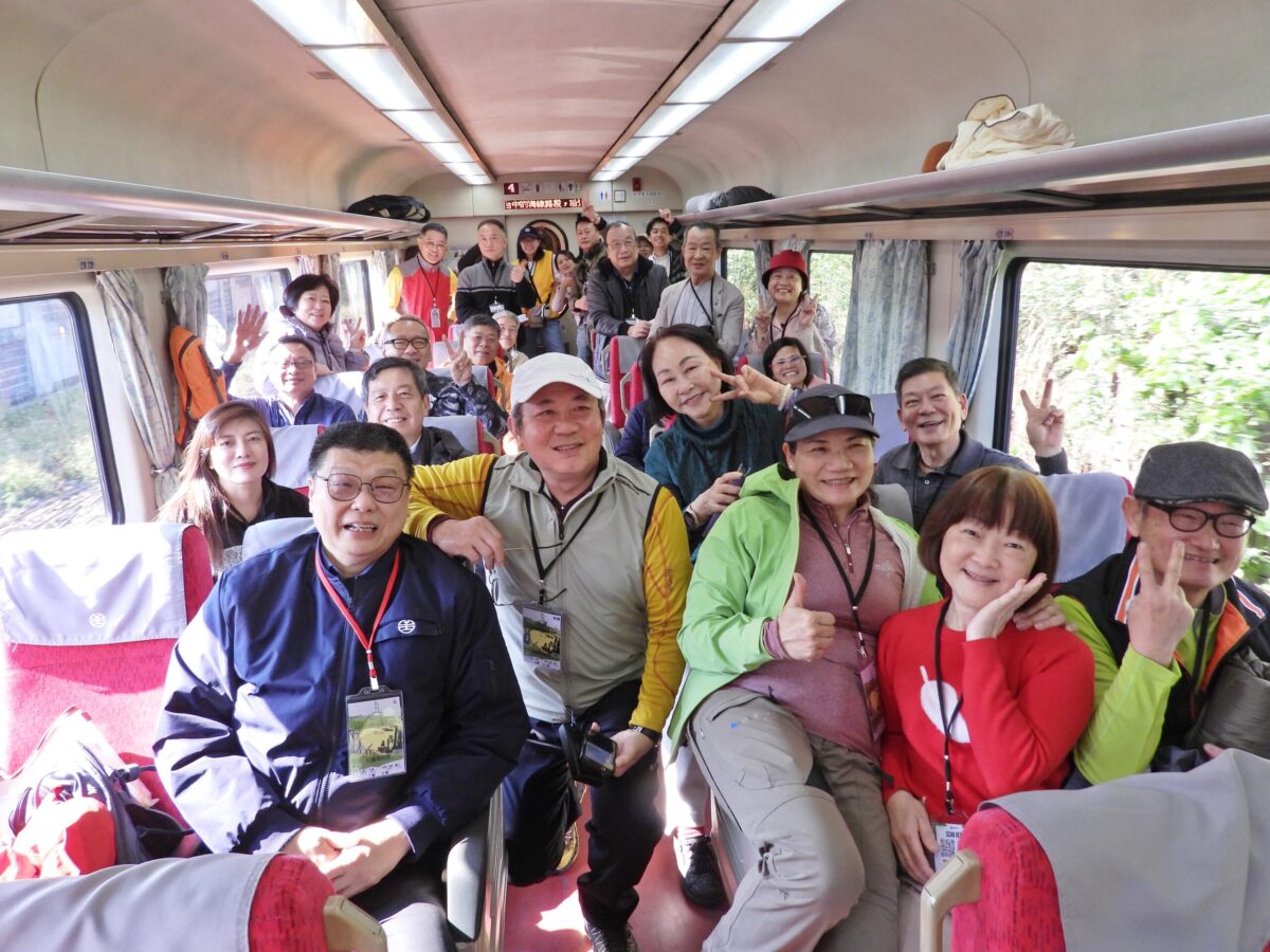 臺鐵積極推動地方創生  竹東內灣郵輪式列車普獲好評