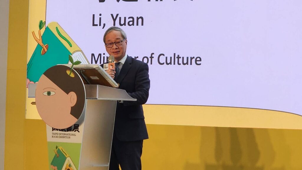 ▲文化部長李遠認為今年書展主題國義大利的文化與影視作品深植人心。（記者 辛澎祥/攝）