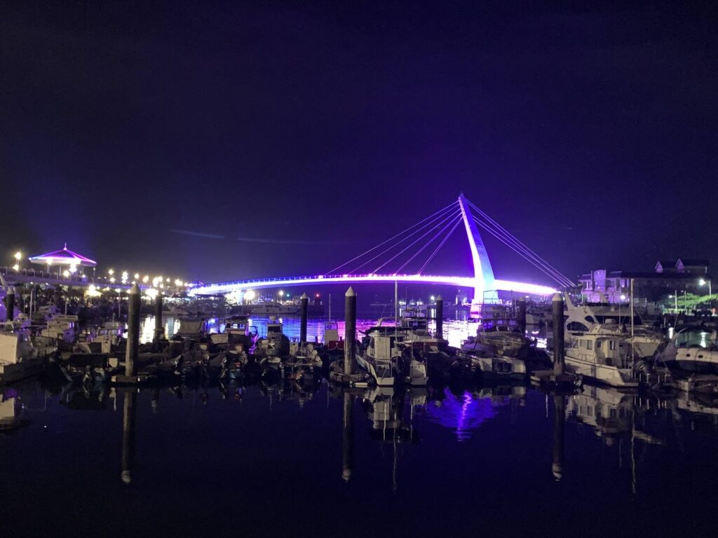 ▲漁人碼頭的夜景也格外受到民眾的歡迎。（圖/新北市漁業處 提供）