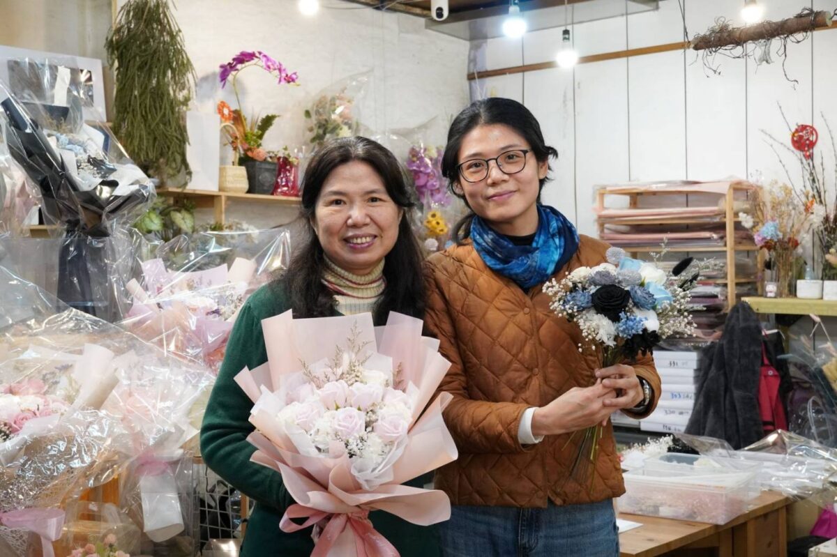 板橋花市選擇多   情人節玫瑰花束正夯