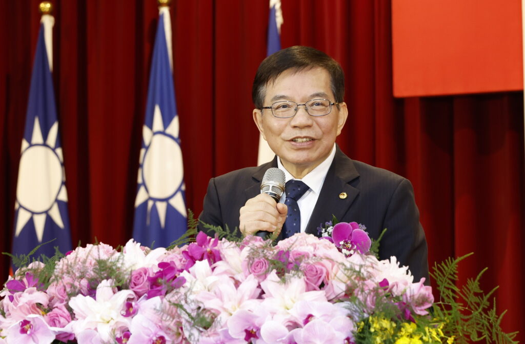 ▲中華郵政董事長王國材在慶祝129周年慶祝大會中，表達與同仁共勉奮進的決心。（圖/中華郵政 提供）