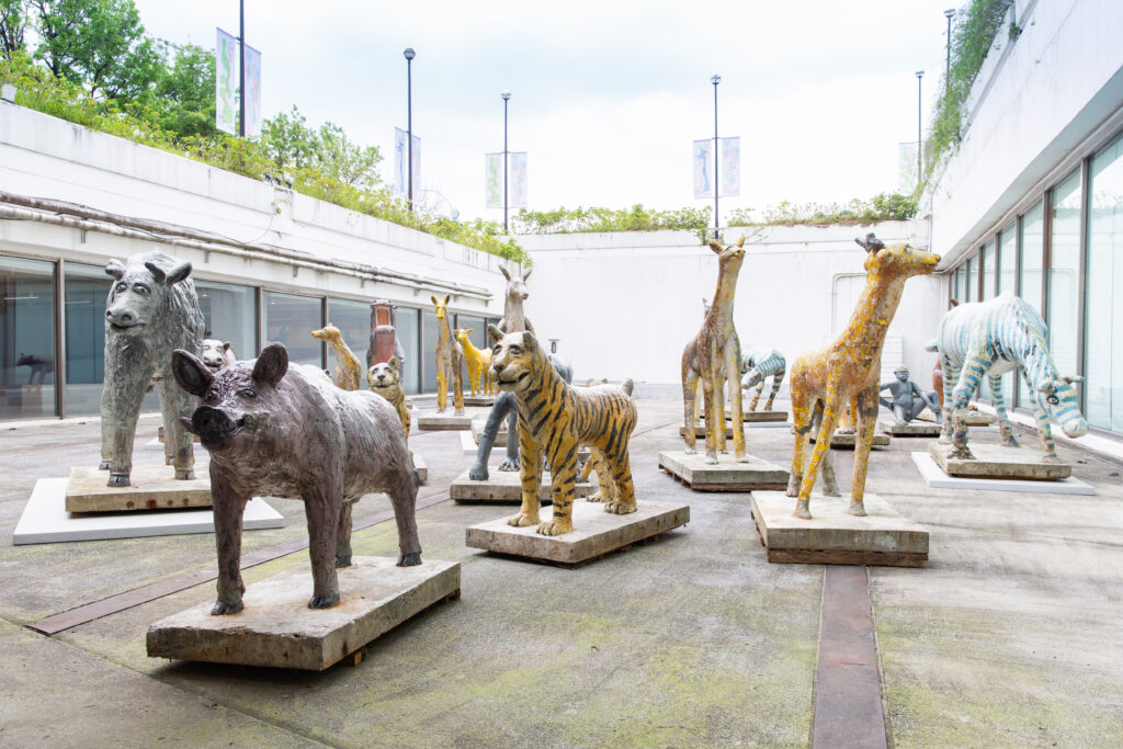 邱承宏《水泥動物園》,2025,委託製作,依現場尺寸而定。圖像由藝術家與臺北市立美術館提供。
