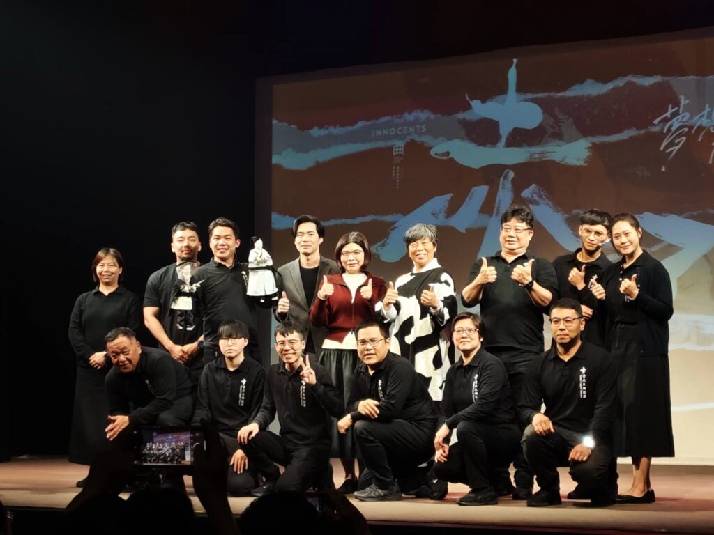 臺北木偶劇團大合影。（記者 陳安婷/攝）