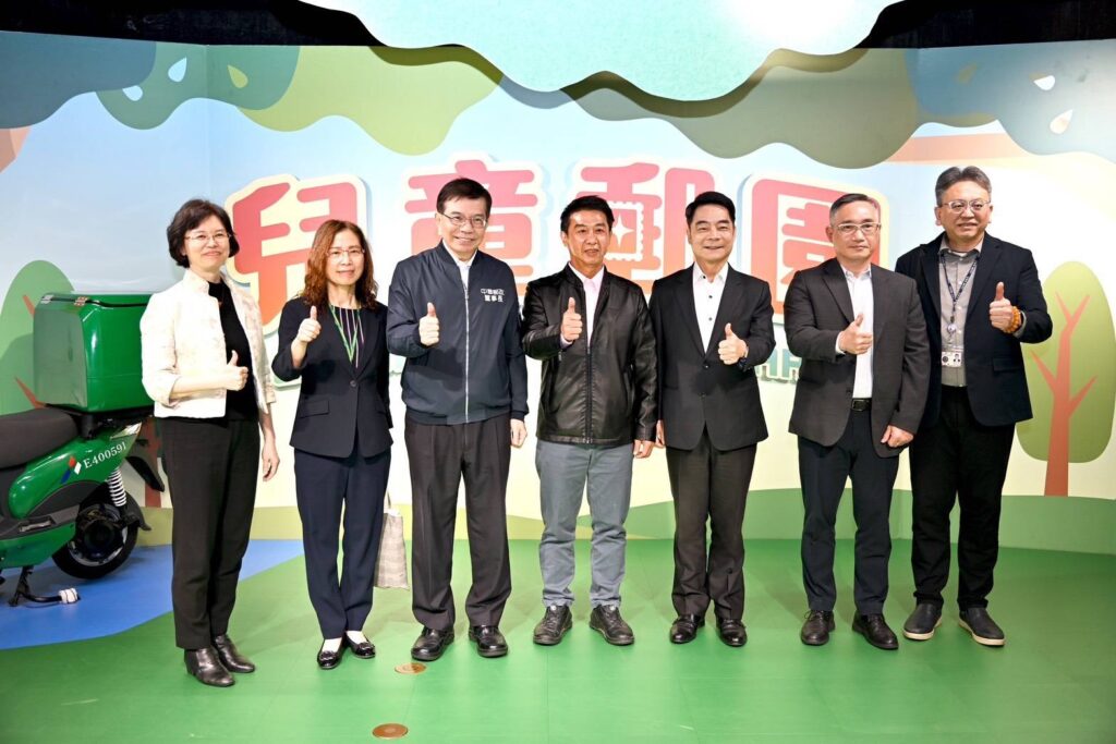 ▲立法院交通委員會視察郵政博物館,於該館4樓「兒童郵園」合影。(圖/中華郵政 提供)
