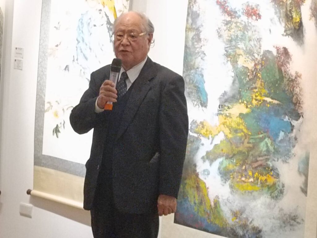 ▲中國美術協會前理事長王愷致詞時表達對協會創會十年所展現的藝術能量與成就，深感難能可貴並給予協會高度祝福之意。（記者 辛澎祥/攝）